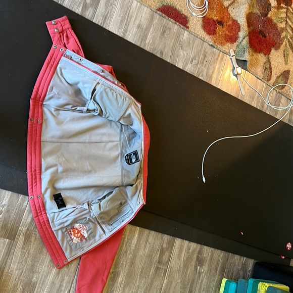 The North face pink coral color jacket - Picture 5 of 7